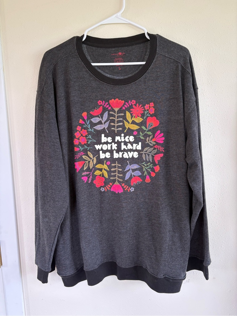 Natural Life Clothesline Crewneck Sweatshirt L Gray Floral Pockets
